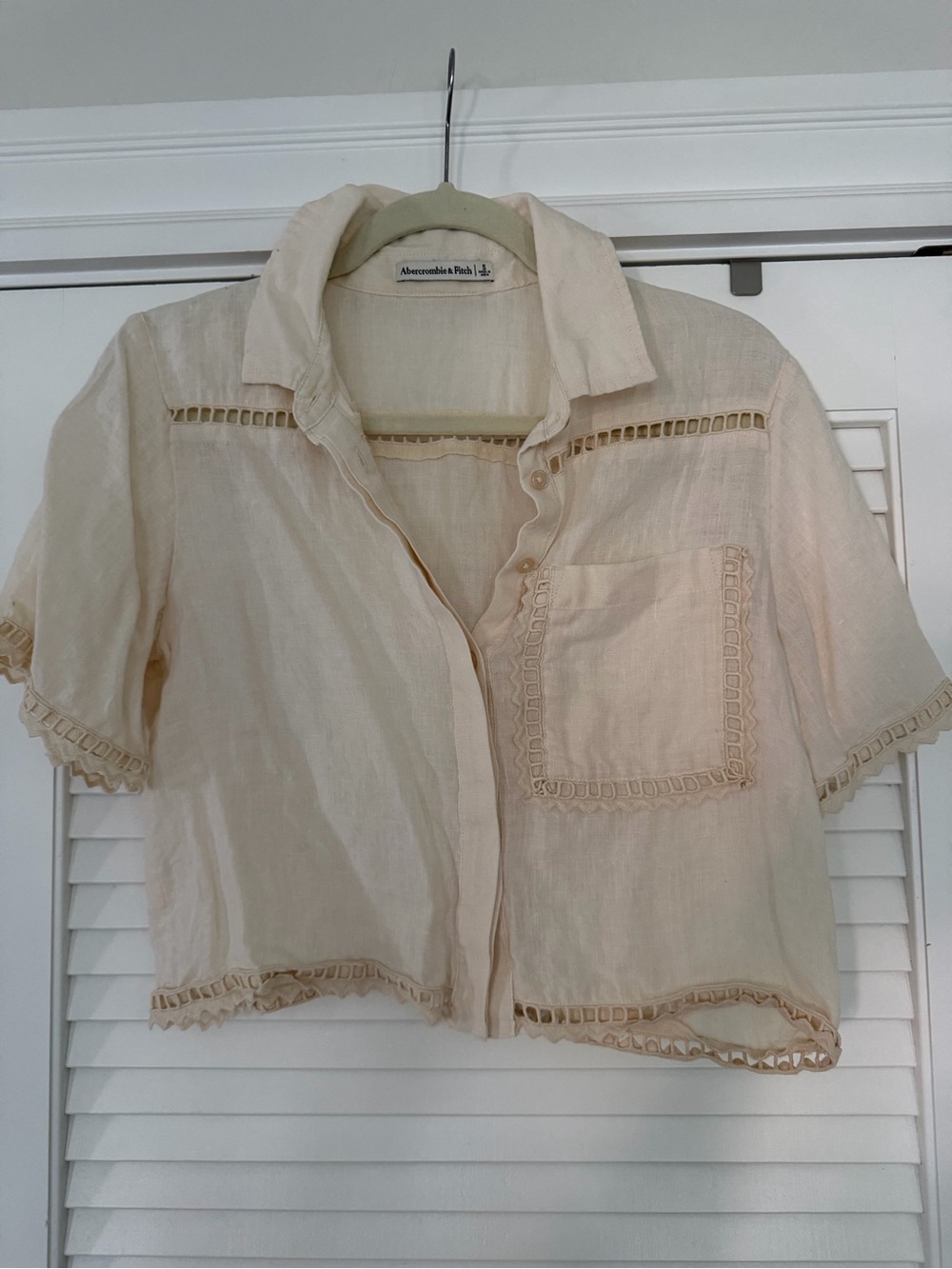 Abercrombie & Fitch Cream Short Sleeve Cropped Button-Front Shirt